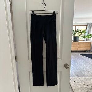 Calia by Carrie Underwood ◡̈ EUC Black Yoga Pants Minimal Flare Small